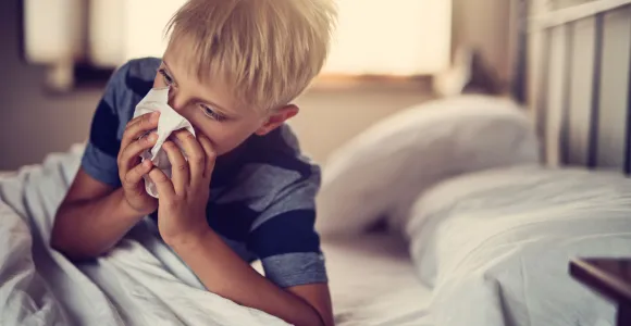 enfant qui se mouche