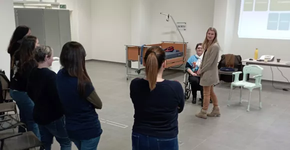Un groupe de personnes participent à une formation donnée par l'asbl Solival