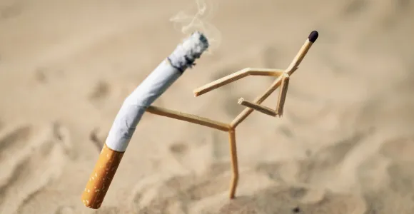 cigarette et allumette 