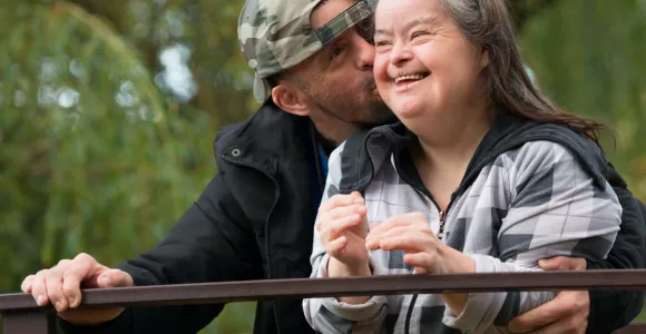 "Quels que soit notre autonomie, notre âge ou notre handicap, nous avons tous droit à l’amour", rappelle l'Aviq.