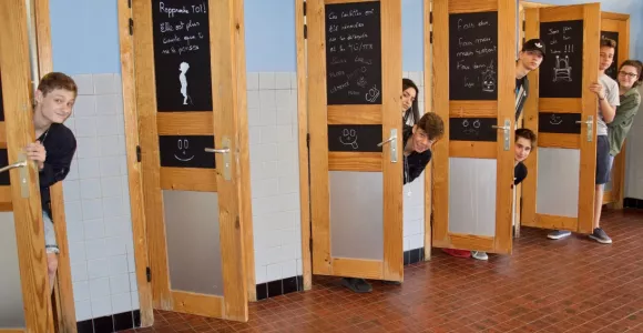 Toilettes à l'école