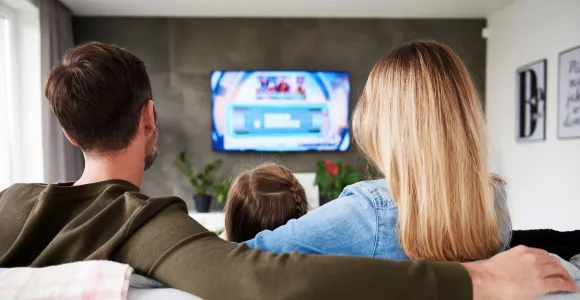 Selon une enquête de Sciensano, les Belges fument moins et bougent plus mais restent trop longtemps devant la TV. 