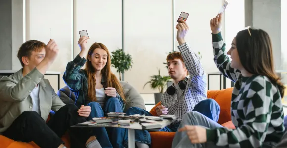 jeunes qui jouent