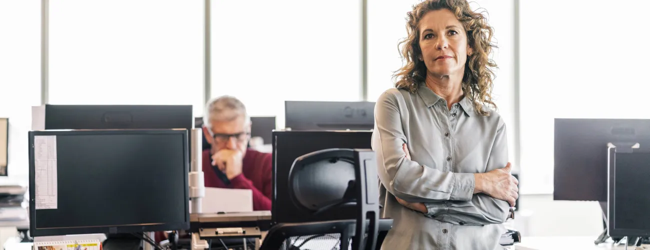 Deux employés dans un bureau