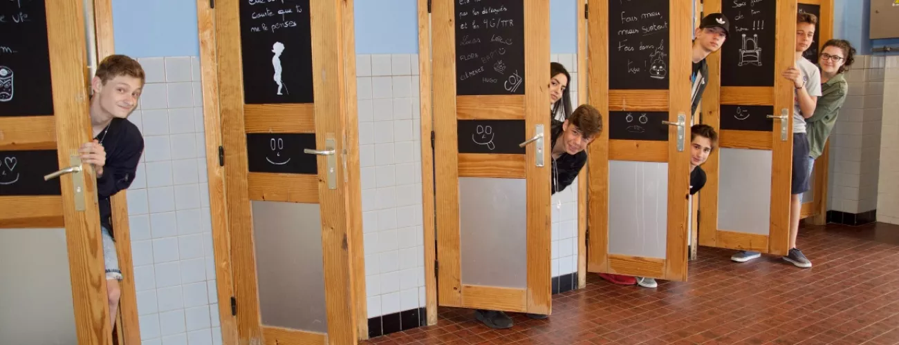 Toilettes à l'école