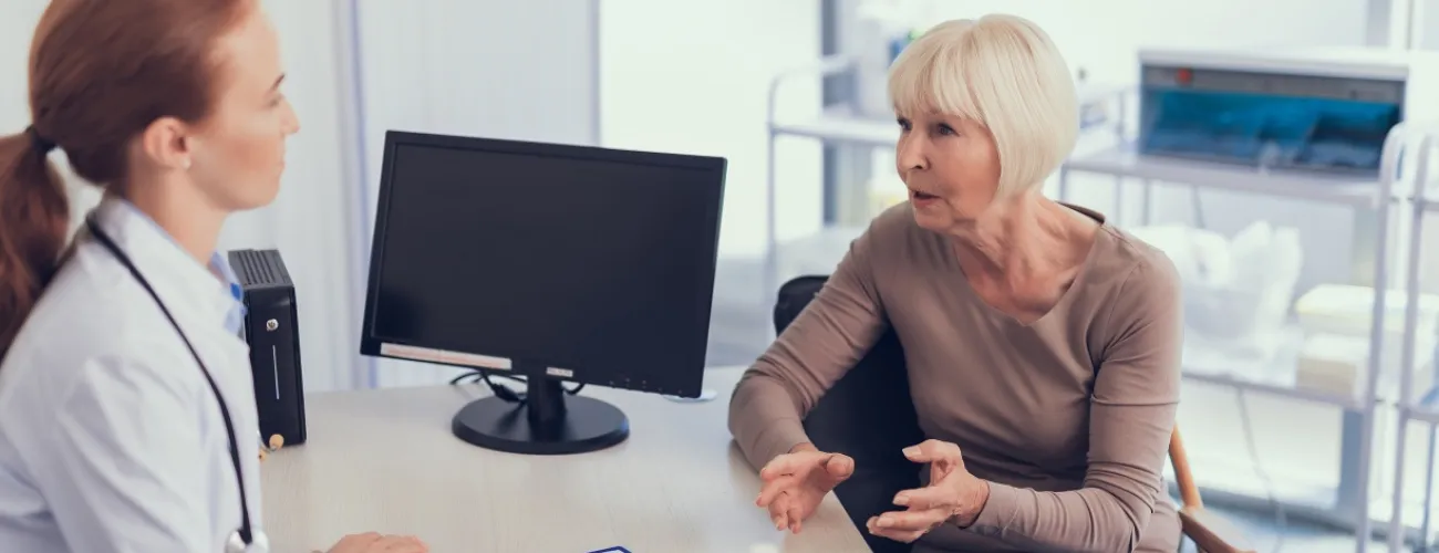 Une patiente en consultation chez le médecin