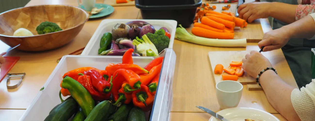 Le jeudi, les usagers des Pissenlits cuisinent ensemble