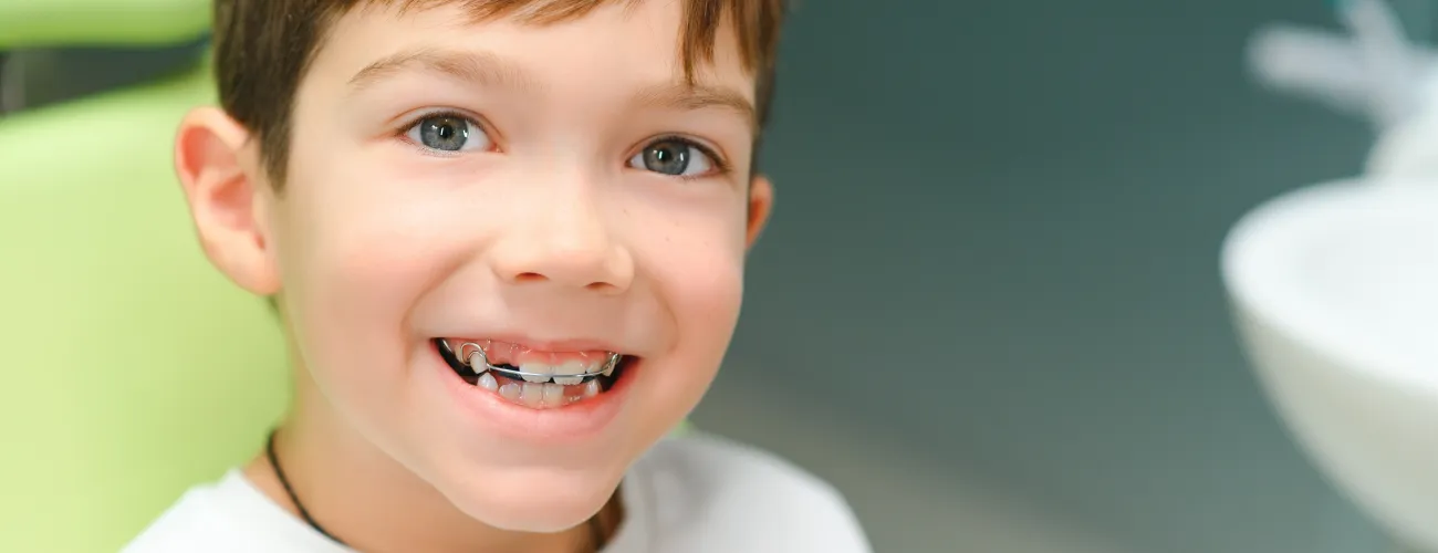 L'intervention précoce, lorsque la mâchoire est encore souple permet d'éviter des traitements plus lourds à l'adolescence