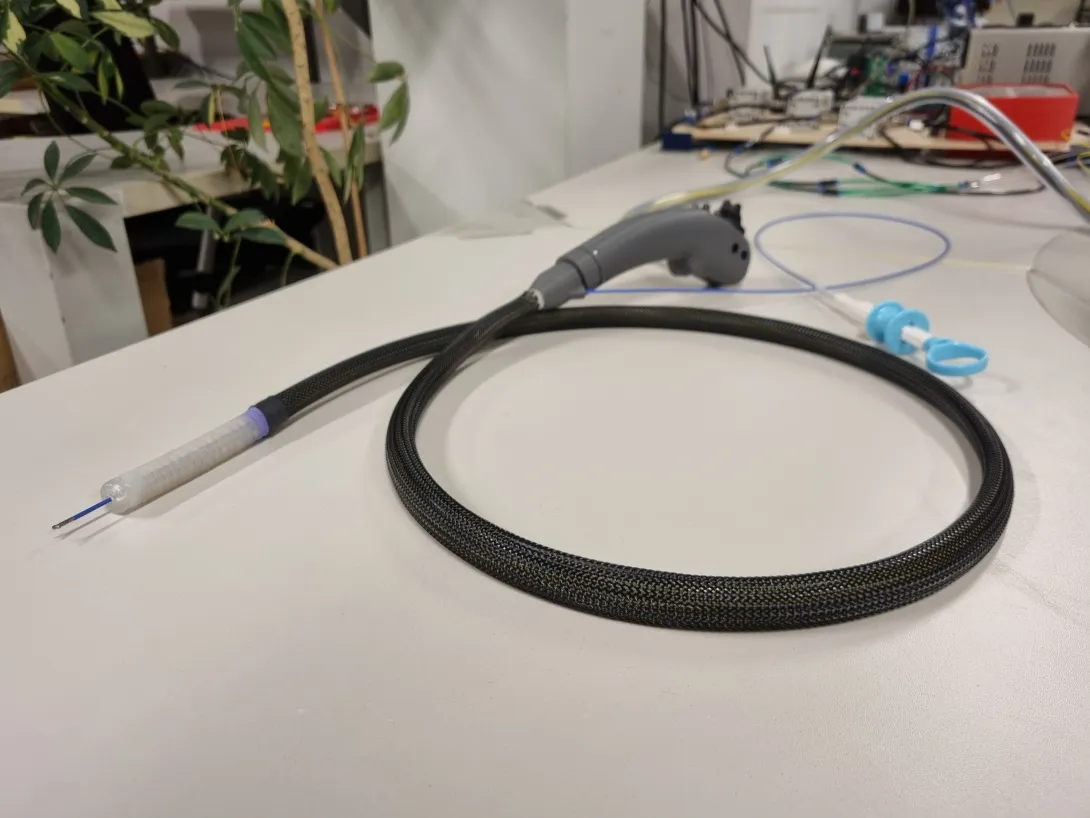 Ecoendo : Pas de panique : réalisé en bonne partie grâce à l’impression 3D, le prototype d’endoscope écoresponsable EcoEndo n’a pas encore son aspect définitif. 