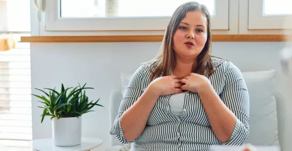 Une femme consulte une psychologue